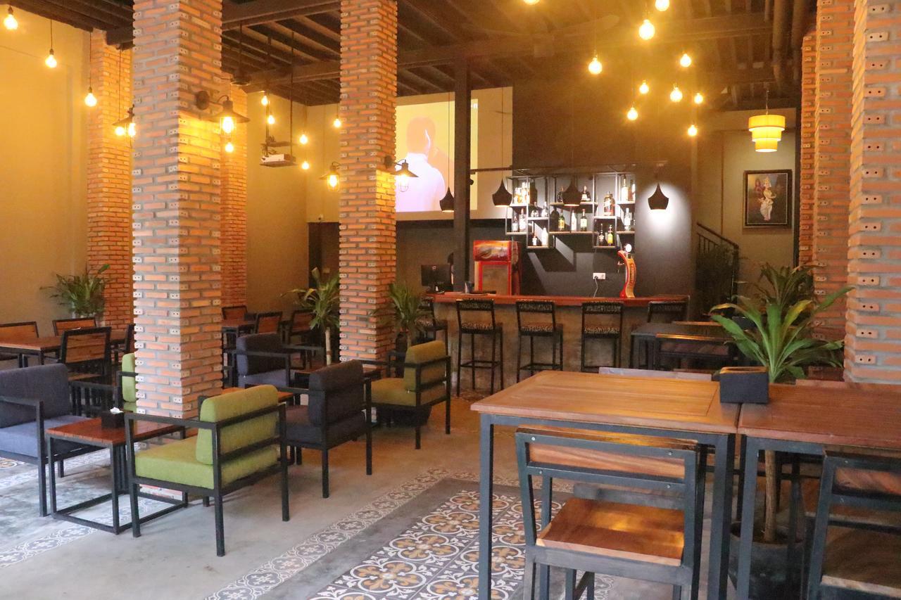 Feliz Hostel Cafe & Bar Phnom Penh Zewnętrze zdjęcie